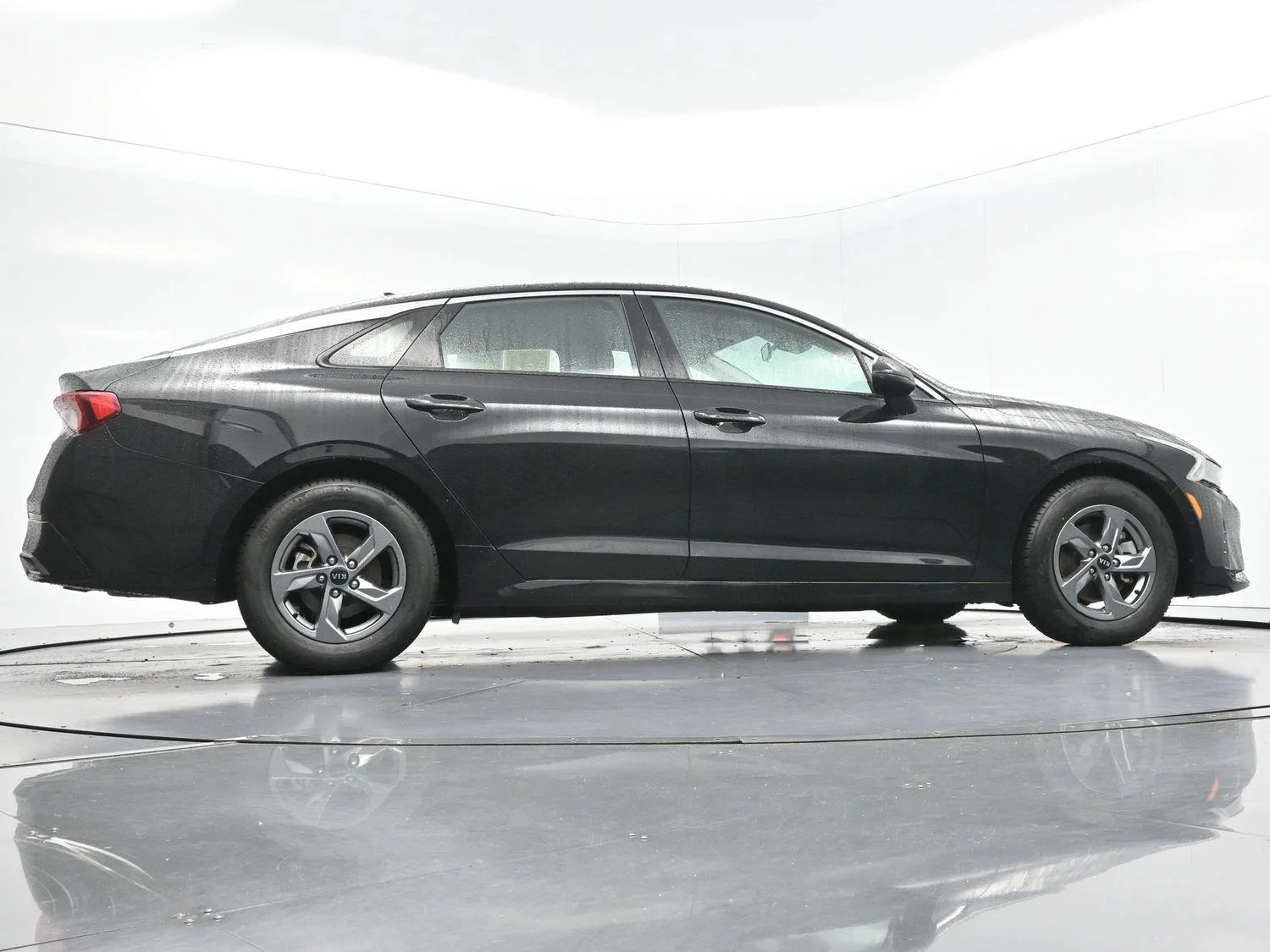 Used 2021 Ebony Black Kia LXS image 49