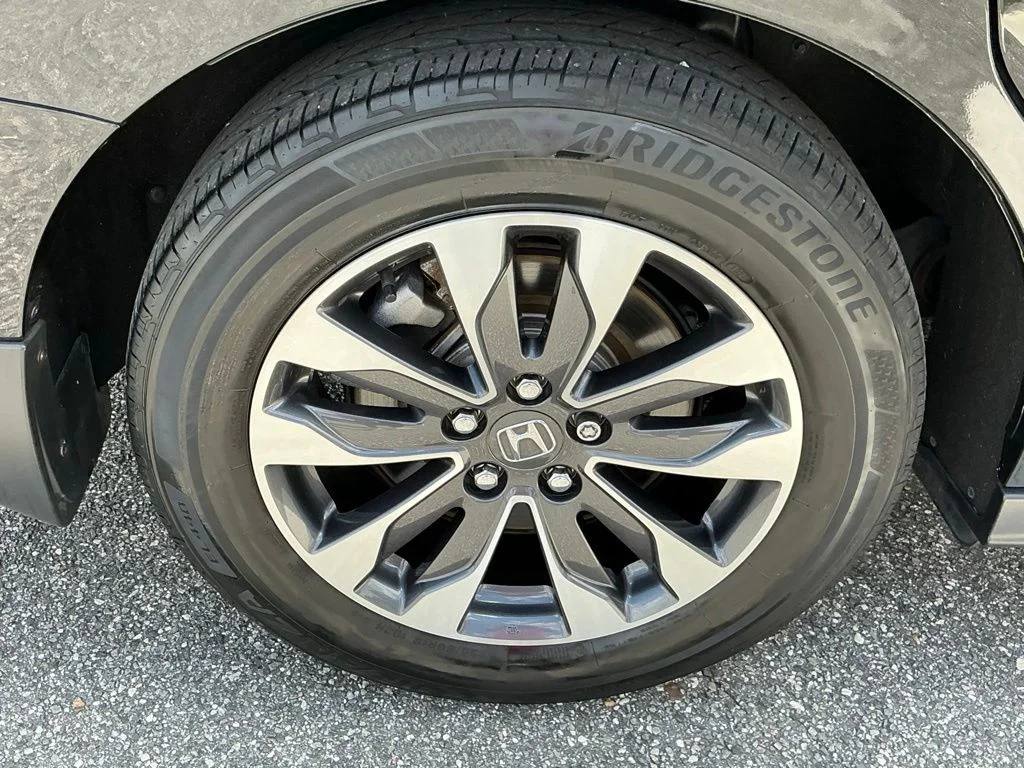 Used 2024  Honda EX-L image 18