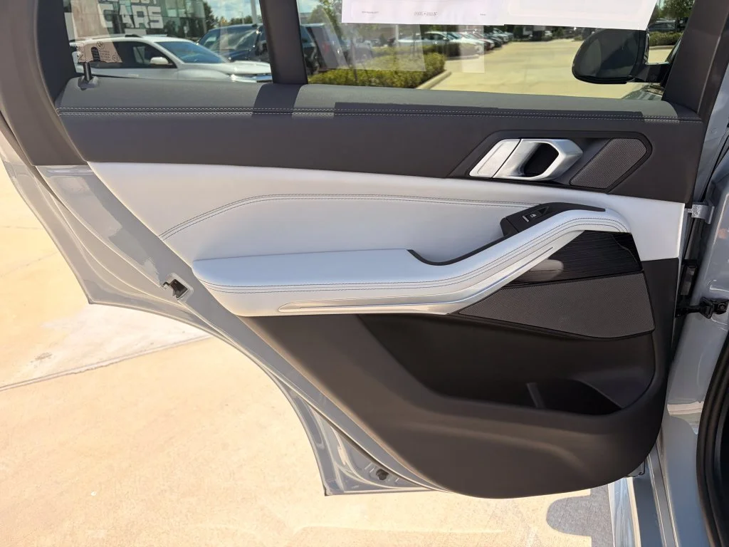Used 2026 Gray BMW sDrive40i image 13