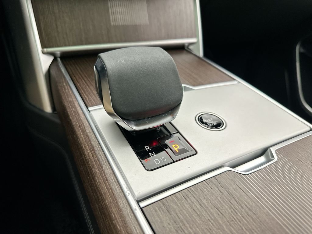 Used 2025 Carpathian Gray Premium Metallic Land Rover Autobiography image 25