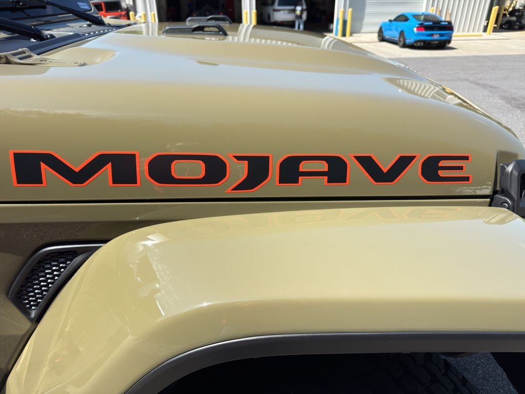Used 2025 Green Jeep Mojave X image 10