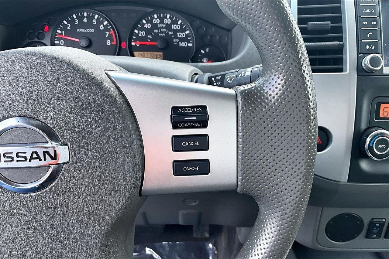 Used 2020 Glacier White Nissan Crew Cab SV 4x2 image 15