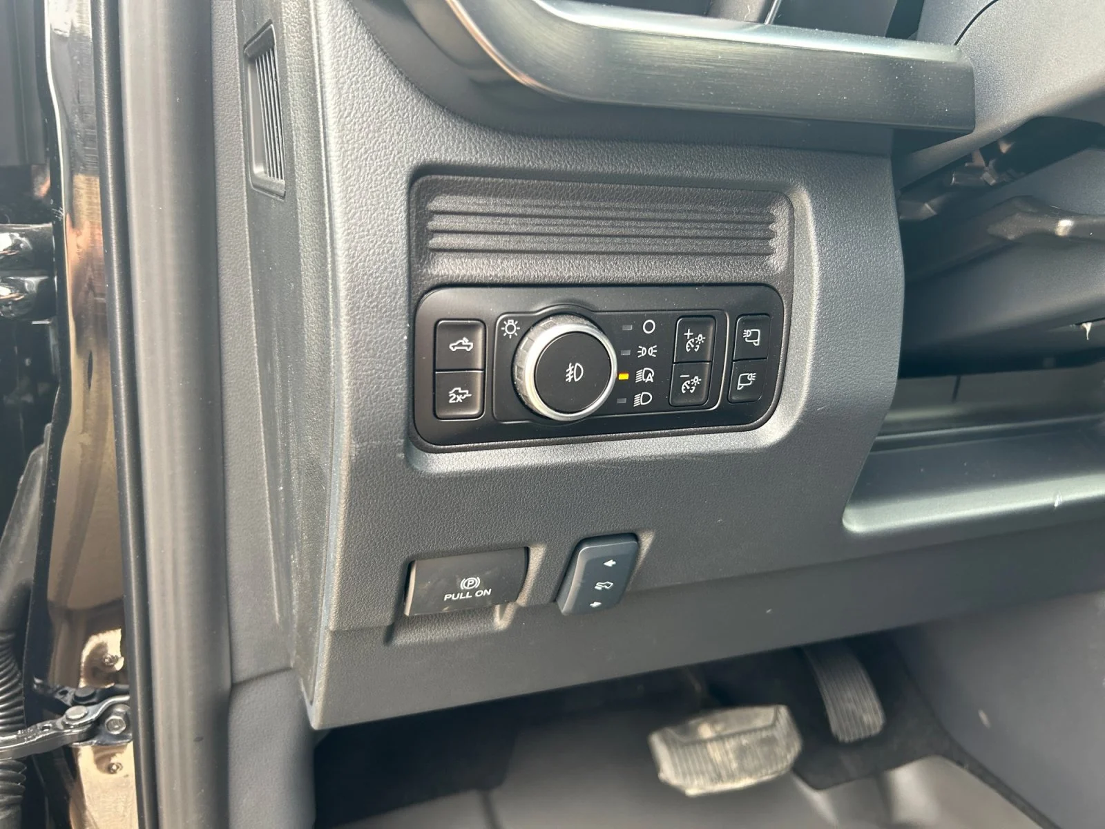 New 2026 Agate Black Metallic Ford Lariat image 16