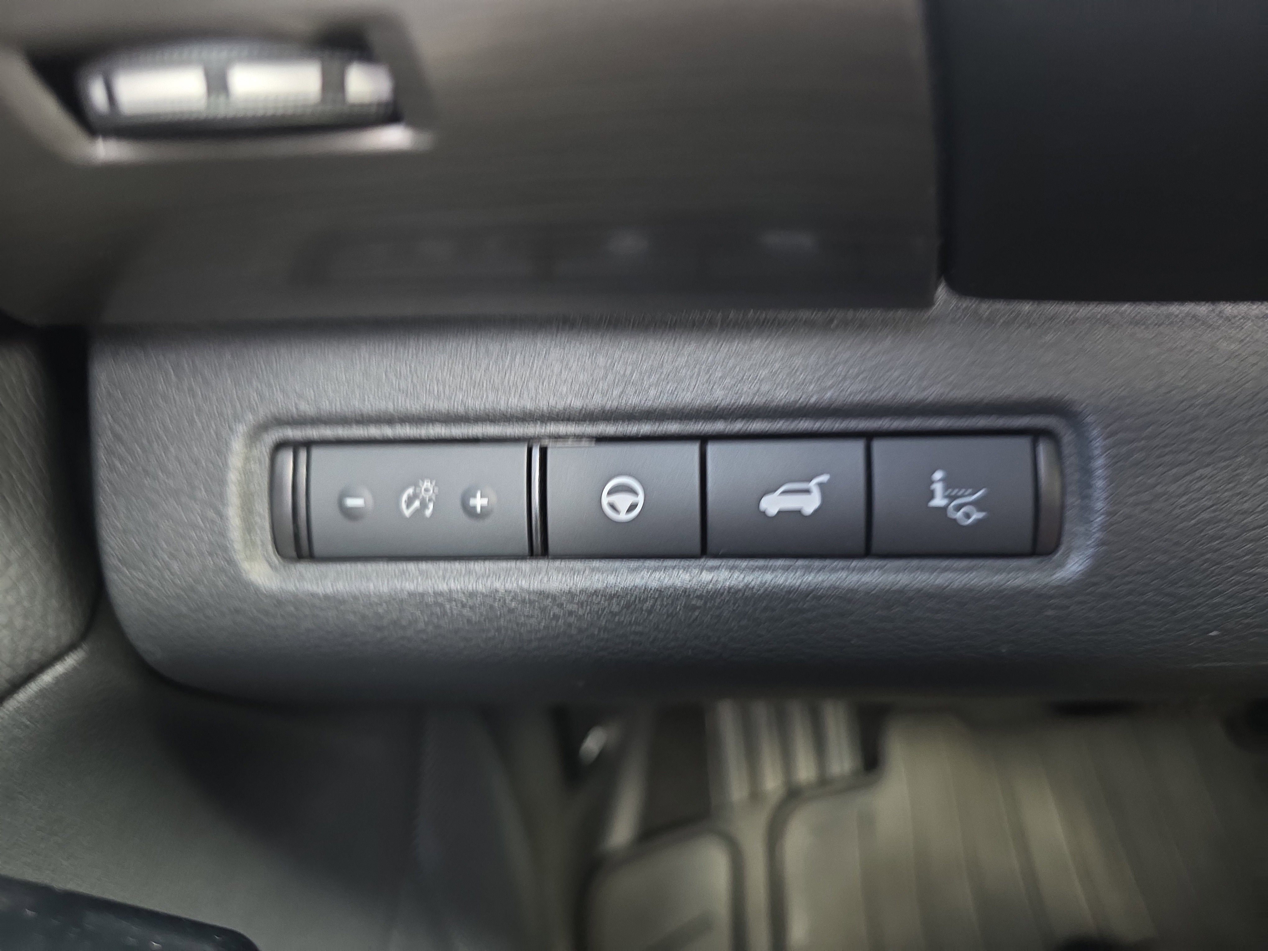 Certified Used 2023 Pearl White Tricoat Nissan Platinum image 29