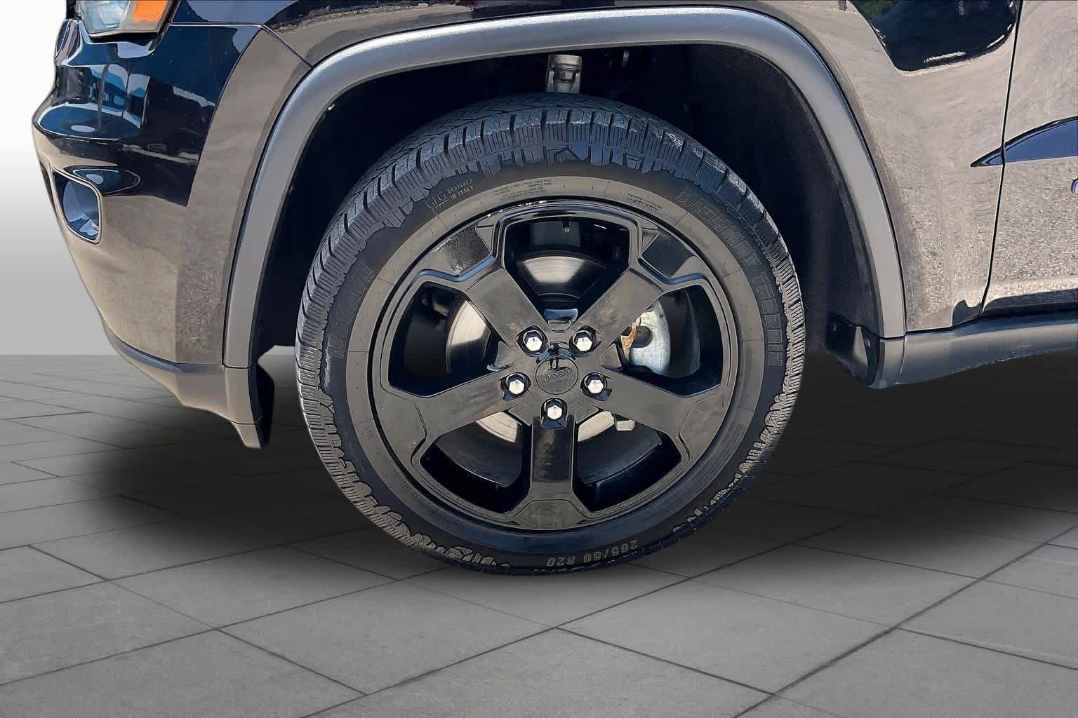 Used 2018 Diamond Black Crystal Pearlcoat Jeep Upland image 11
