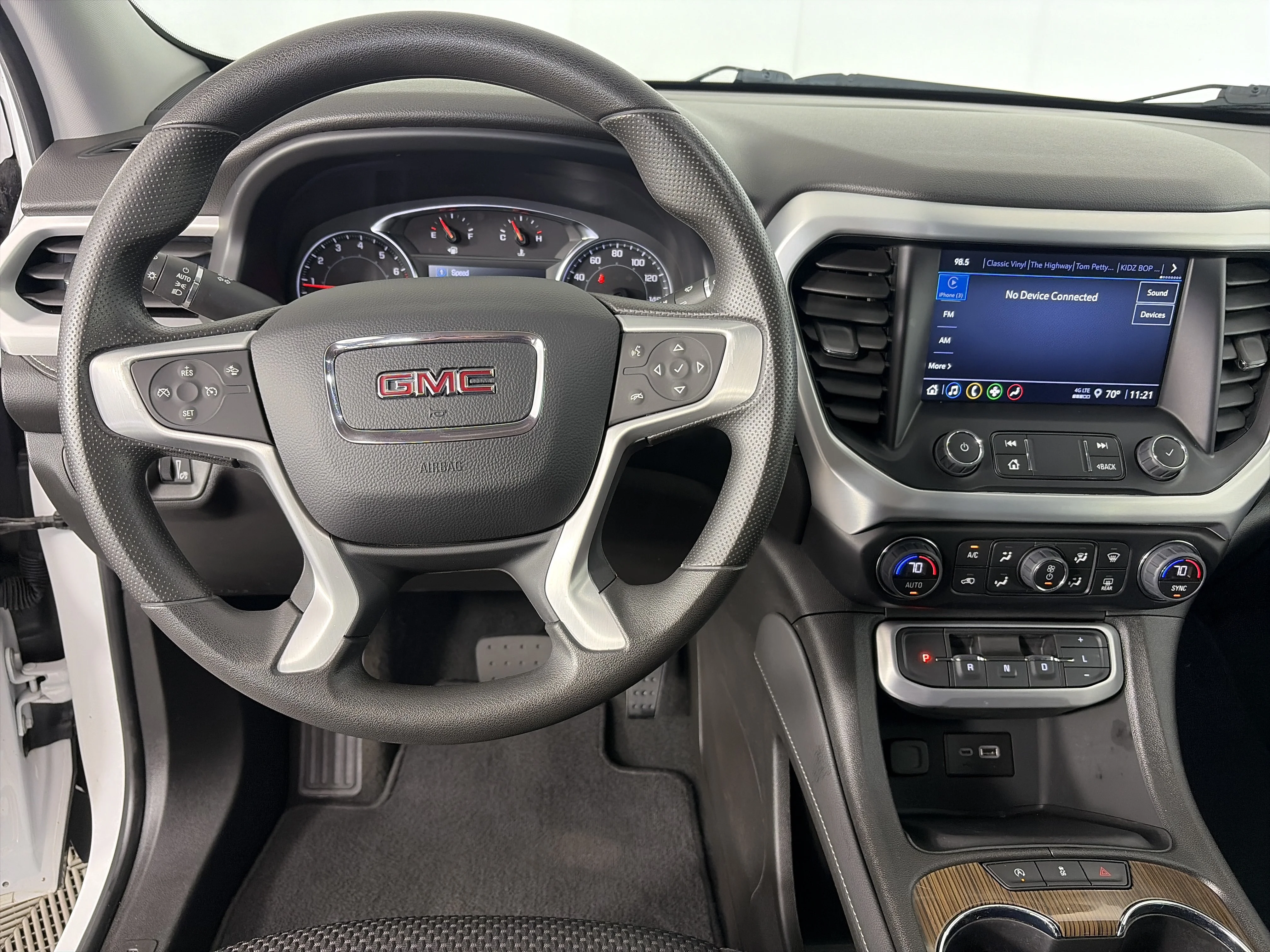 2023 GMC Acadia SLE - Photo 11