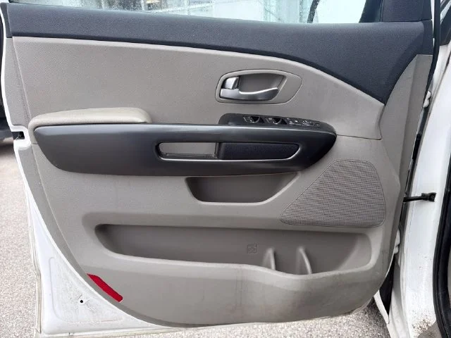 Used 2021 White Kia EX image 8