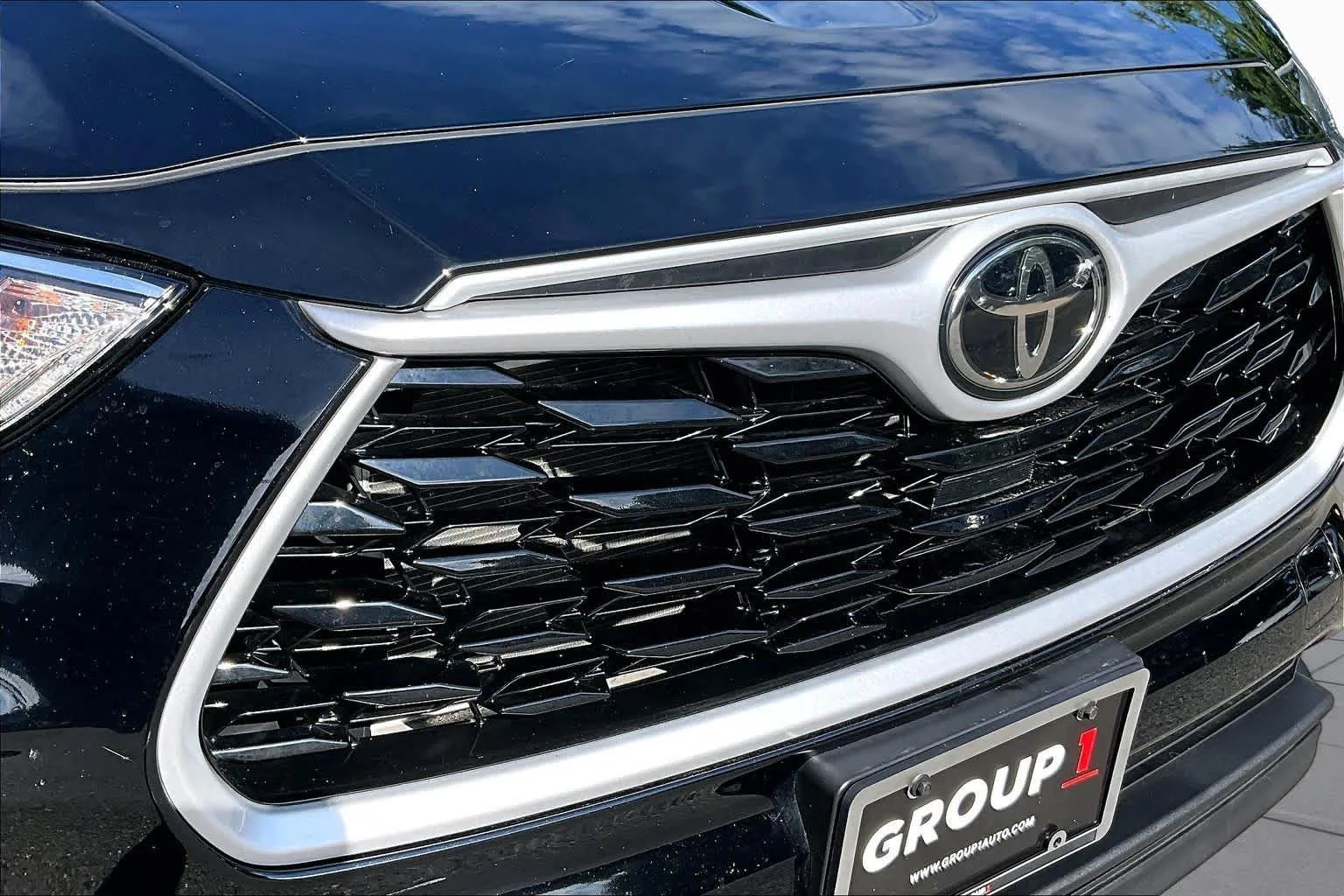 Used 2023 Midnight Black Metallic Toyota XLE image 29