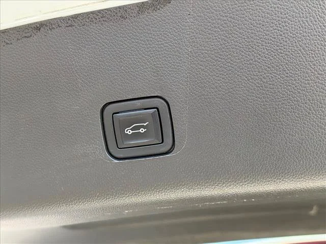 2023 Chevrolet Traverse Premier - Photo 12