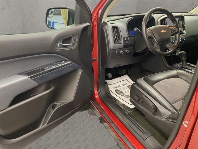 Used 2016 Red Chevrolet Z71 image 19