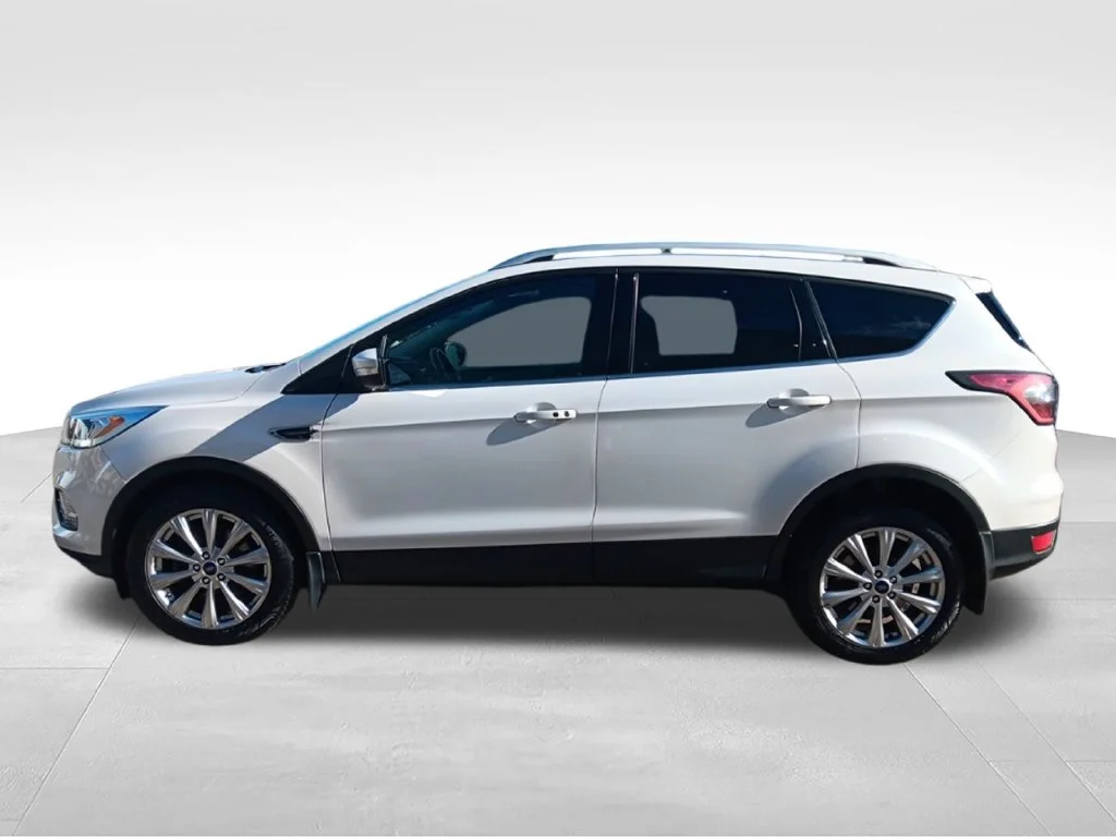 Used 2017 White Platinum Metallic Tri-Coat Ford Titanium image 4