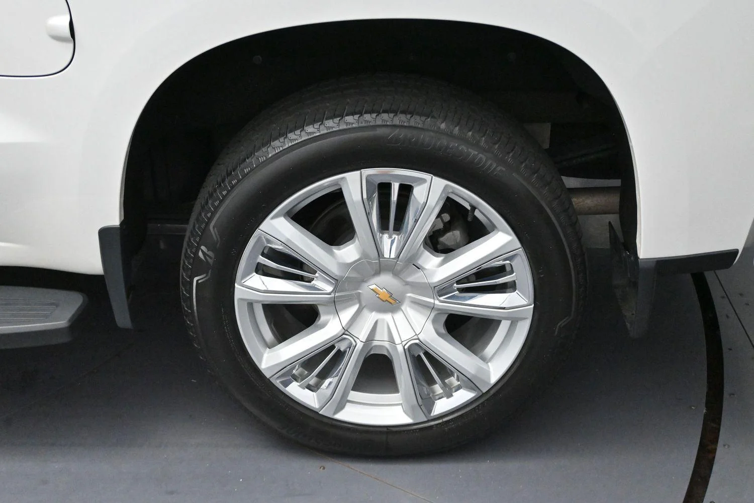 Used 2024 Iridescent Pearl Tricoat Chevrolet High Country image 35