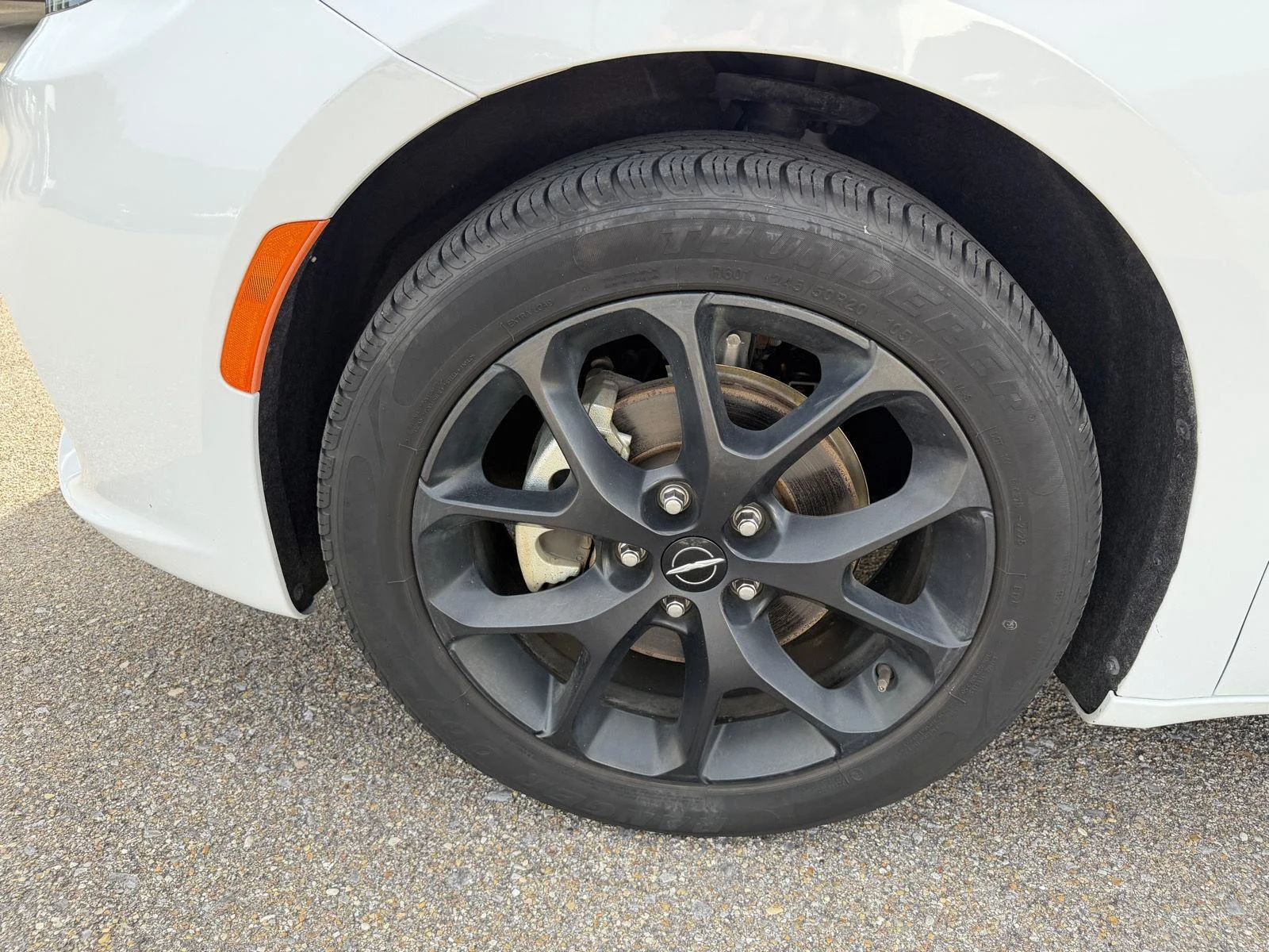 Used 2025 Bright White Clearcoat Chrysler Limited image 25