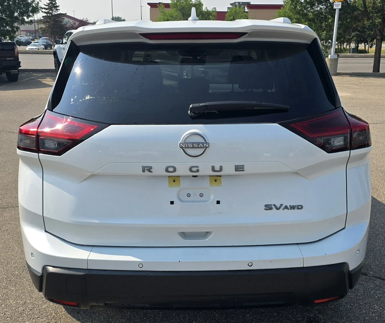 Used 2024 PEARL WHITE Nissan SV Moonroof AWD image 4