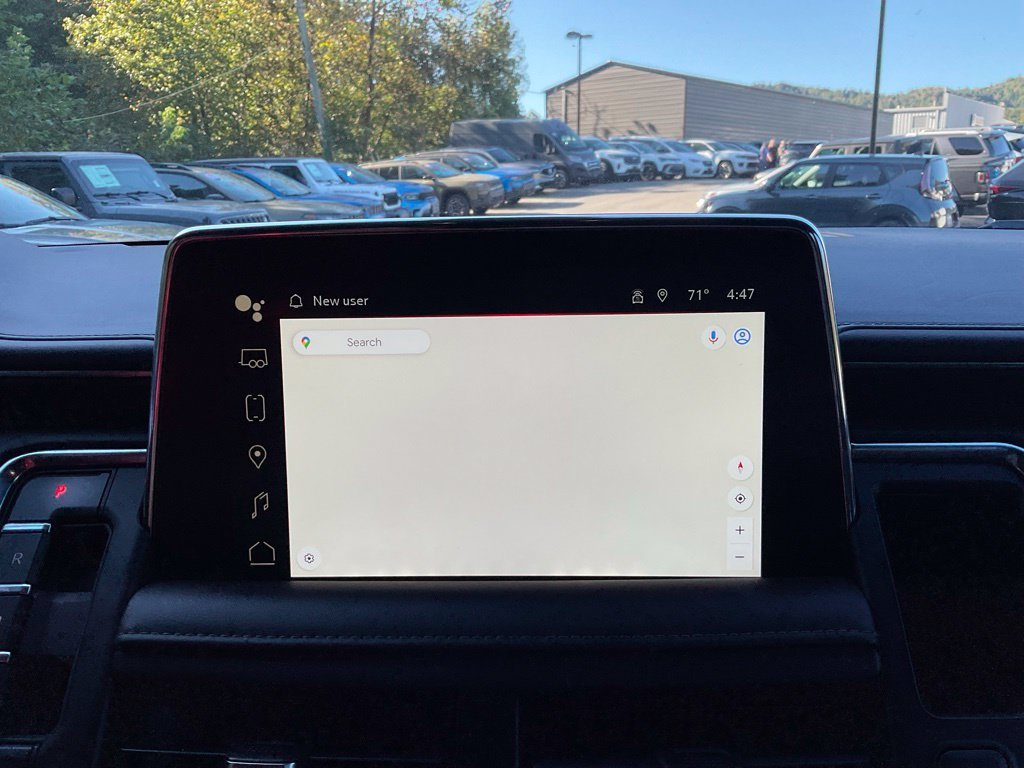 Used 2022 Black GMC SLE image 17