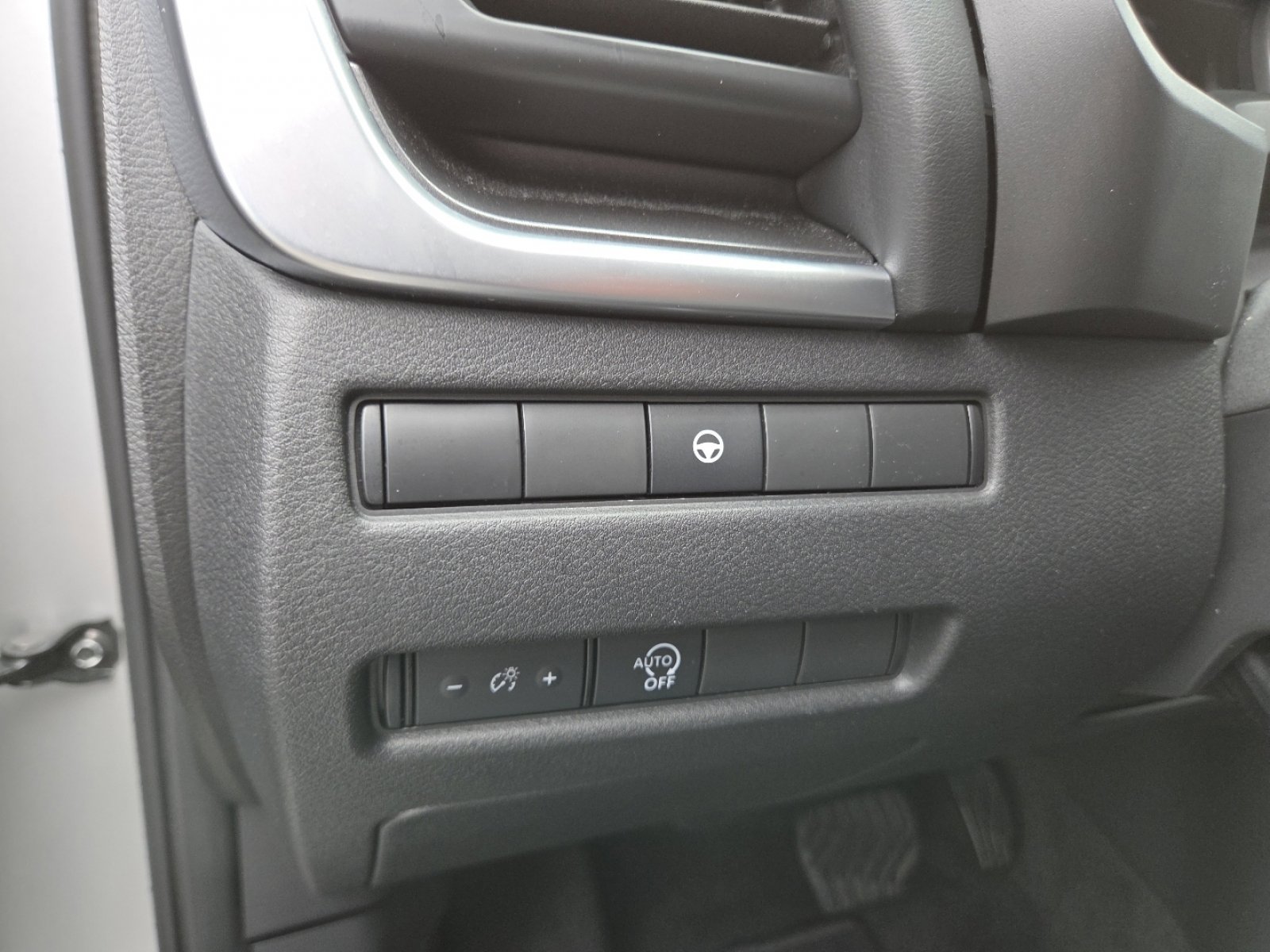 Used 2023 Brilliant Silver Metallic Nissan SV image 8