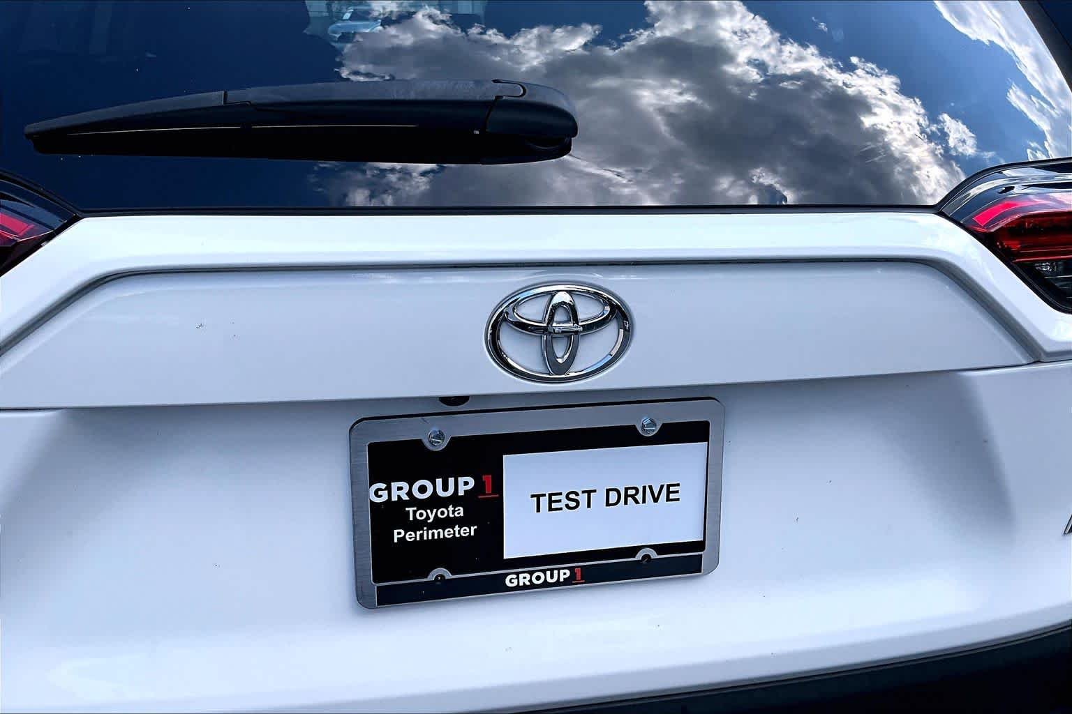 Used 2024 Ice Cap Toyota LE image 31