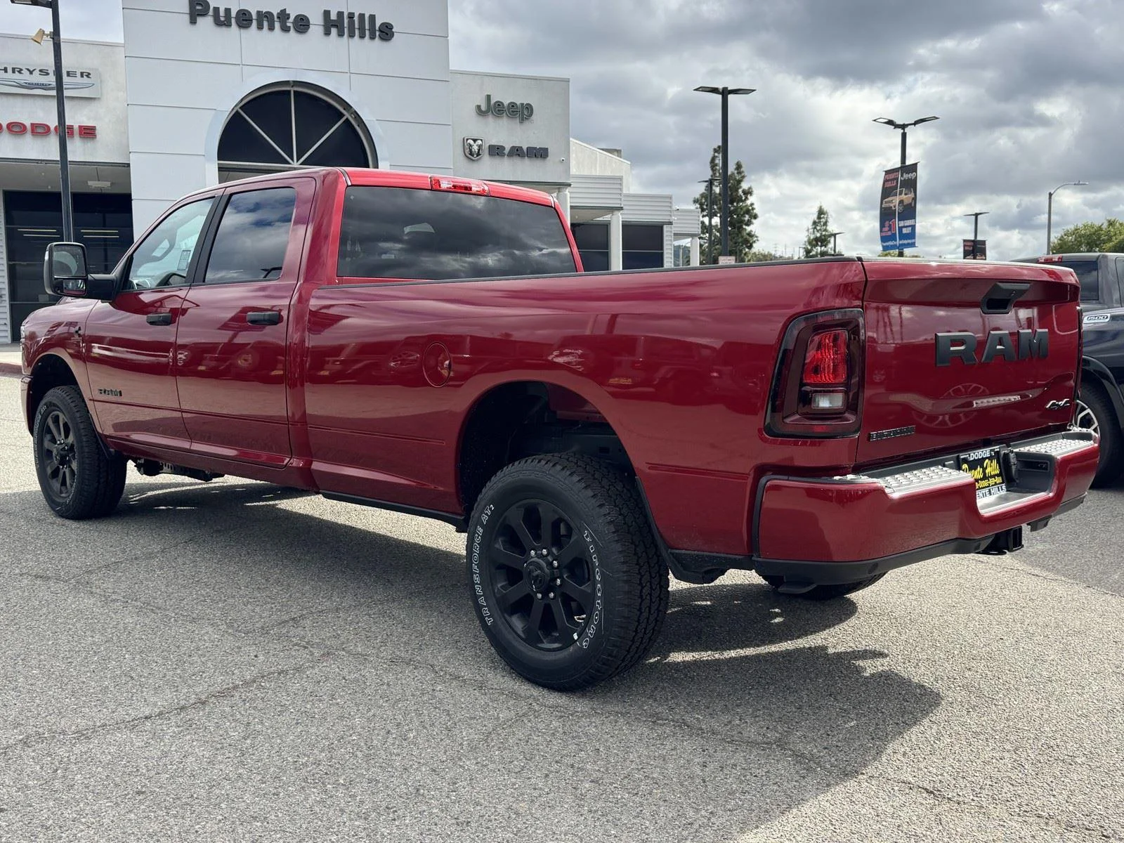 New 2026 Molten Red Pearl-Coat Exterior Paint RAM Big Horn image 4