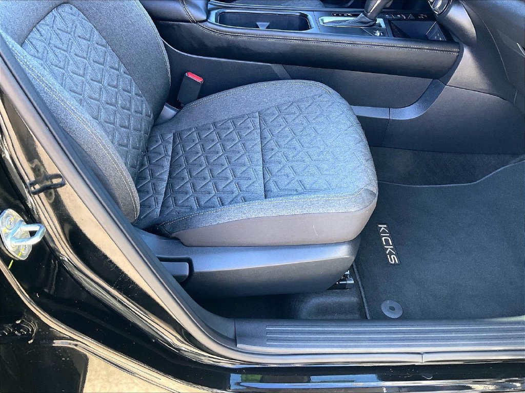 Used 2025 Super Black Nissan SV image 33