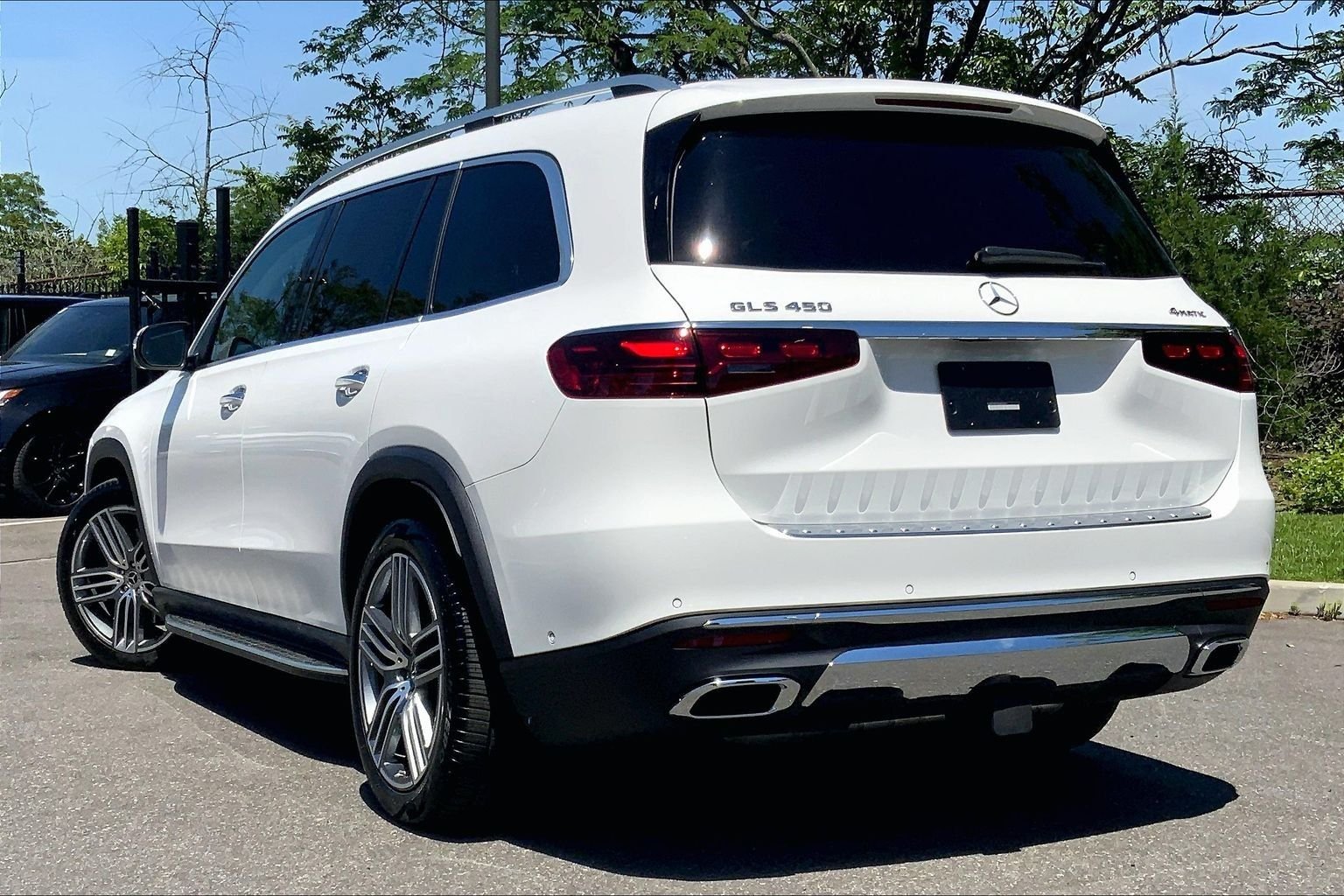 Used 2025 Polar White Mercedes-Benz GLS 450 image 11
