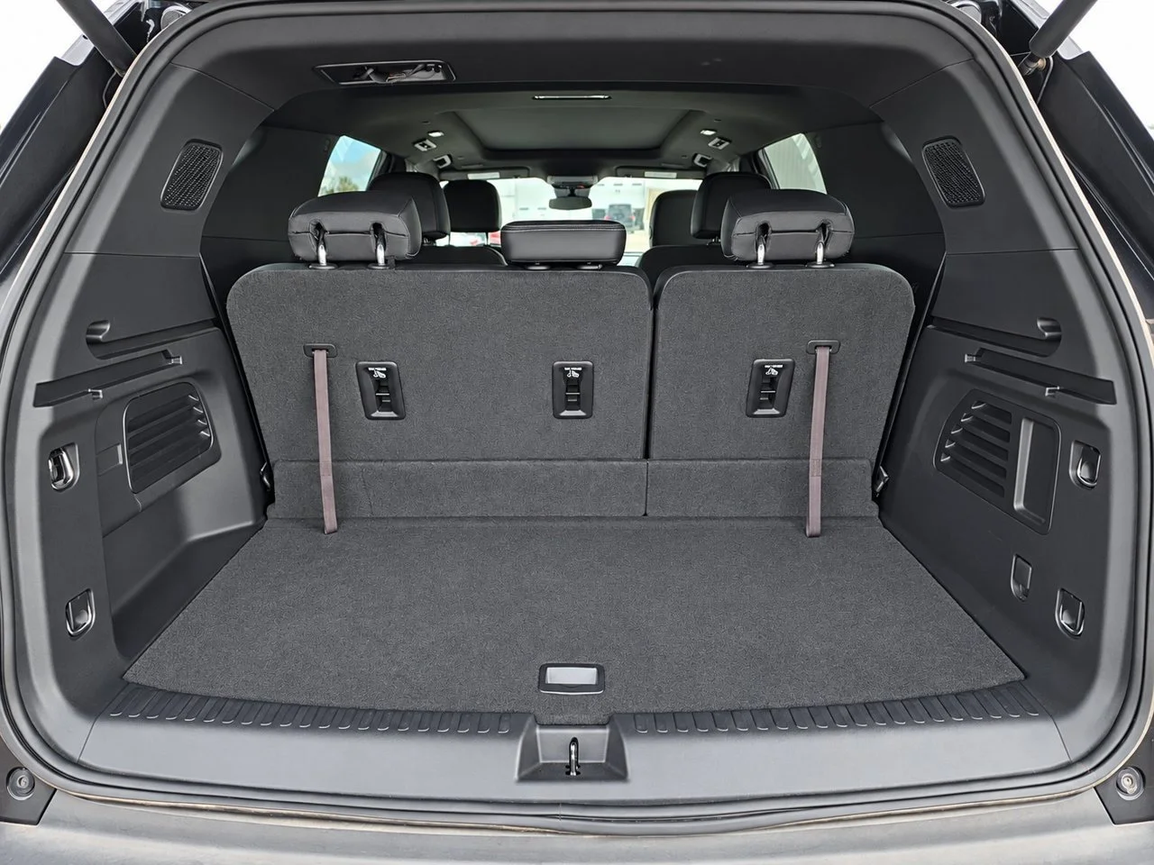 Used 2025 Mosaic Black Chevrolet LT image 27