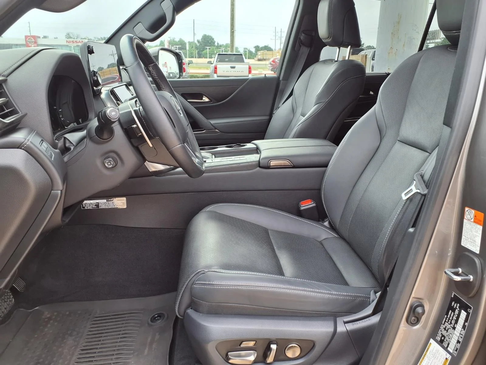 Used 2024 Gray Lexus 600 Luxury image 15