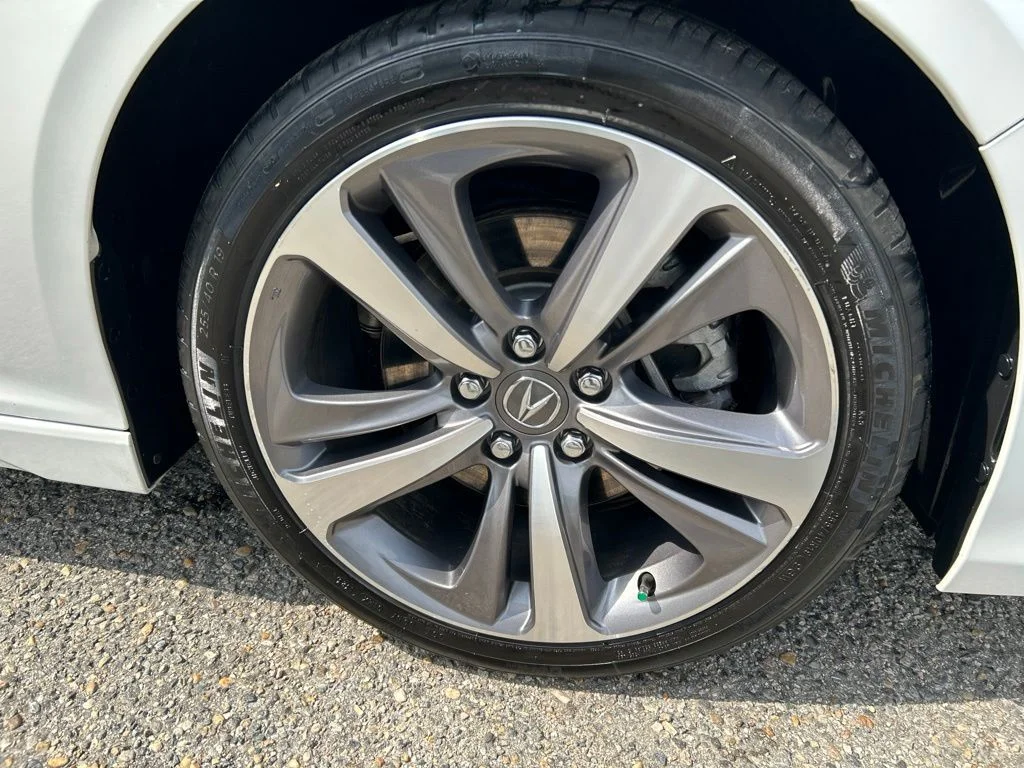 Used 2023 White Acura Advance image 25