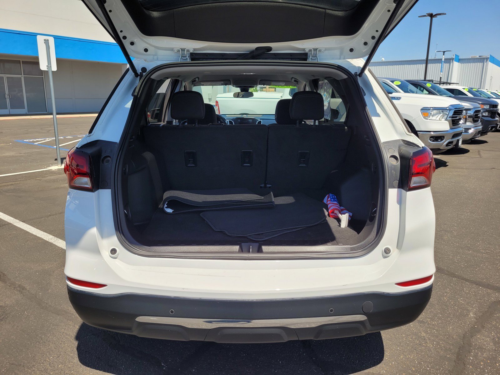 Used 2023 Summit White Chevrolet LT image 28