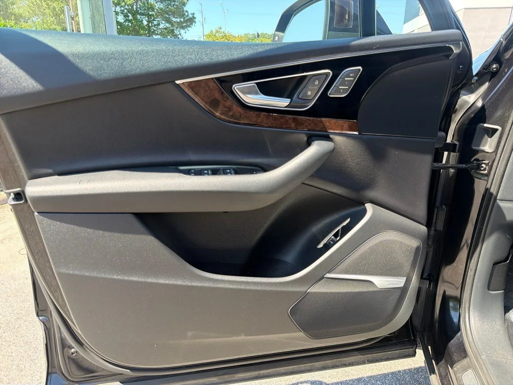 Used 2018  Audi 3.0T Prestige image 10