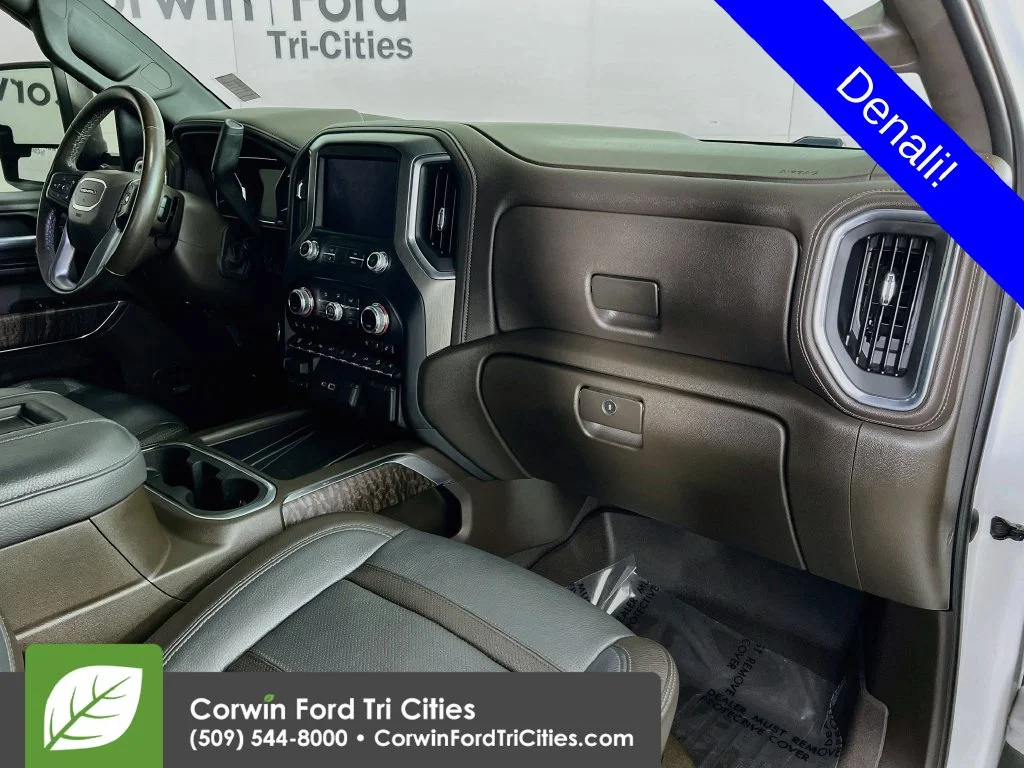 Used 2022 White Frost Tri-Coat GMC Denali image 30