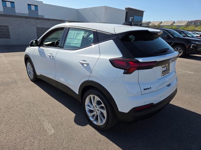 New 2027 Summit White Chevrolet LT image 3
