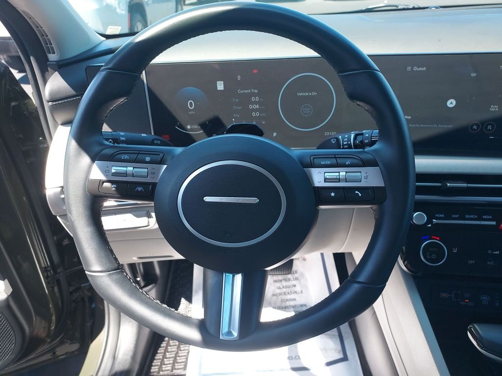 Used 2025 Green Hyundai SEL Convenience image 17