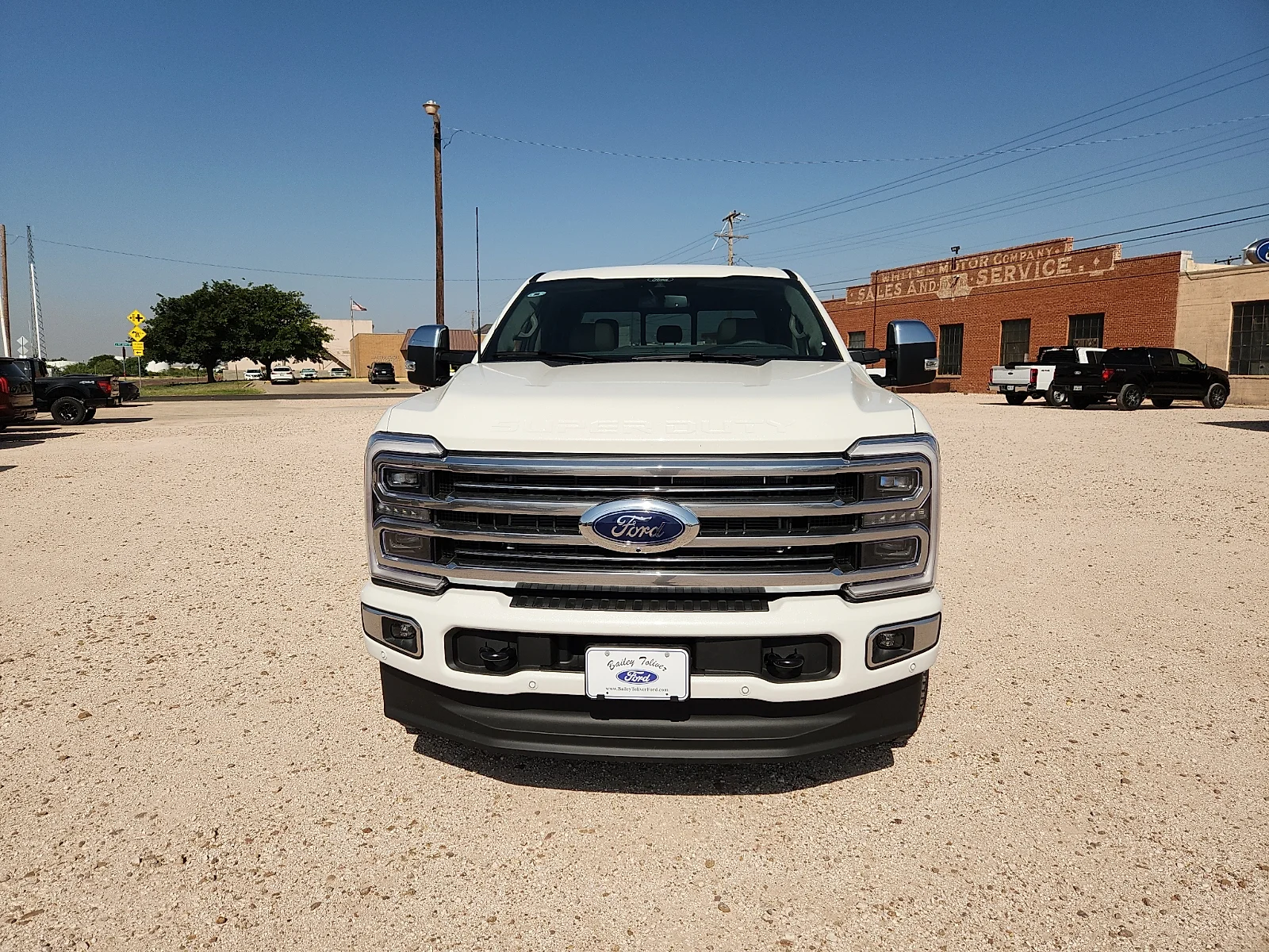 New 2026 Star White Metallic Tri-Coat Ford Platinum image 2