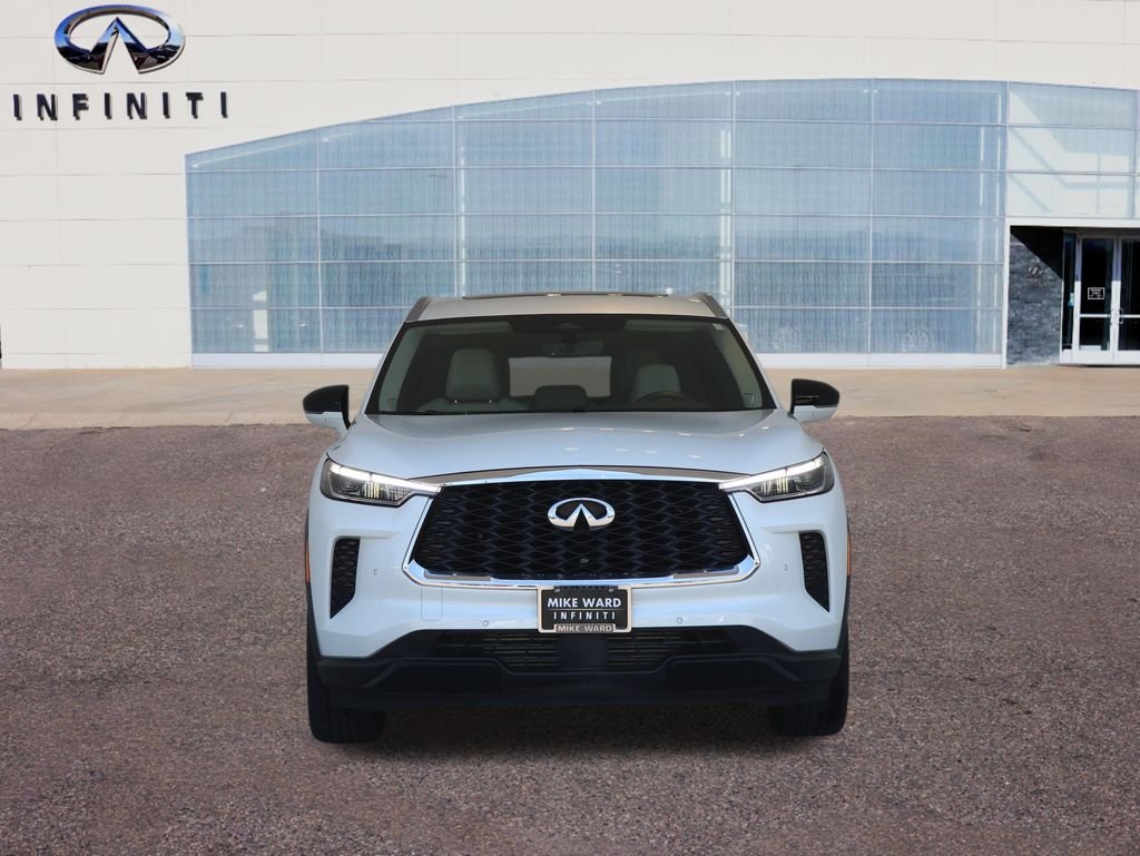 Certified Used 2025 White INFINITI LUXE image 54