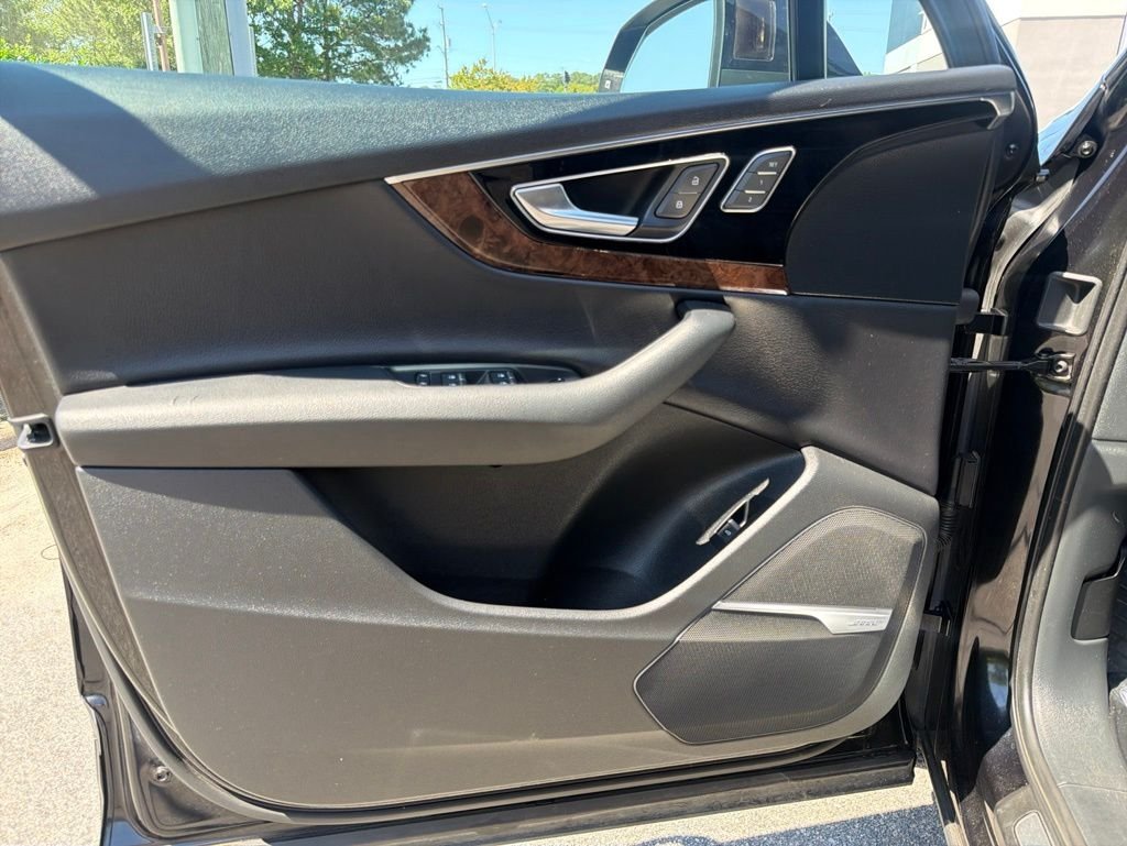 Used 2018  Audi 3.0T Prestige image 10