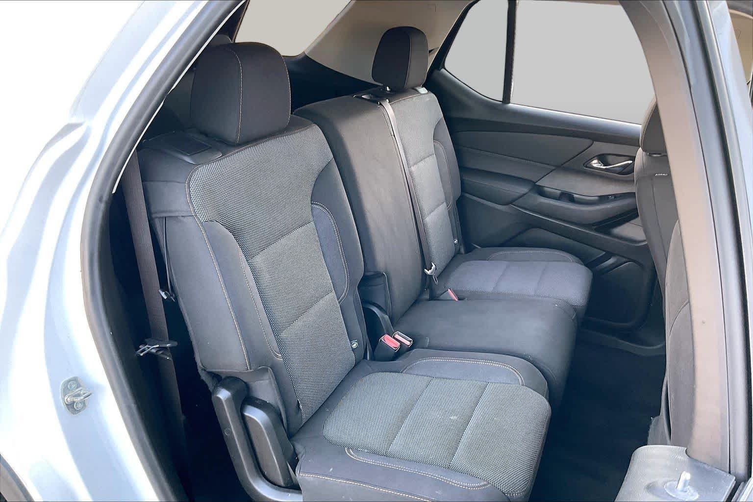 Used 2019 Summit White Chevrolet LS image 17