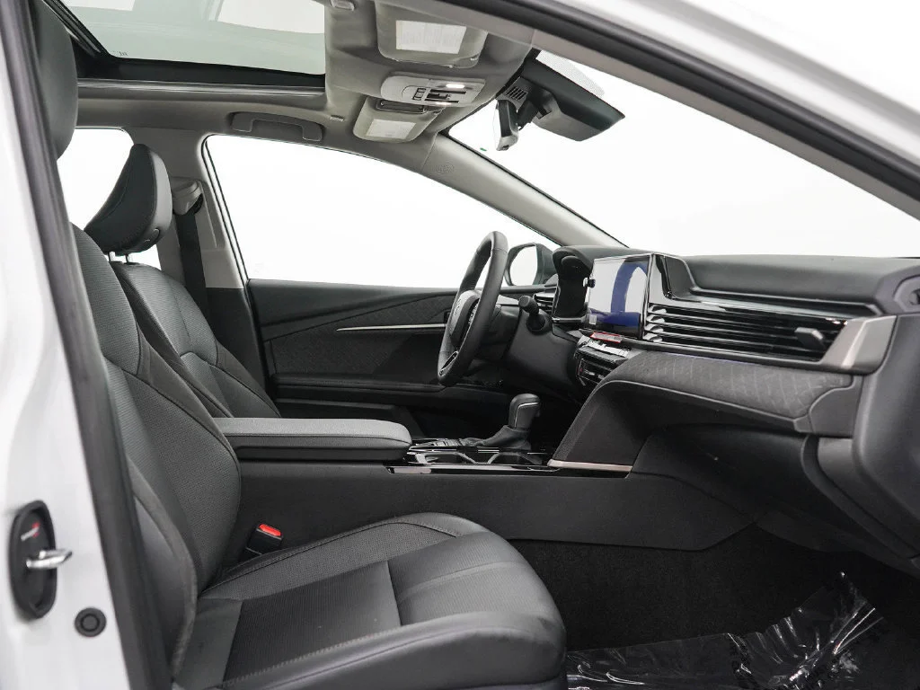 Used 2026  Toyota LE image 10