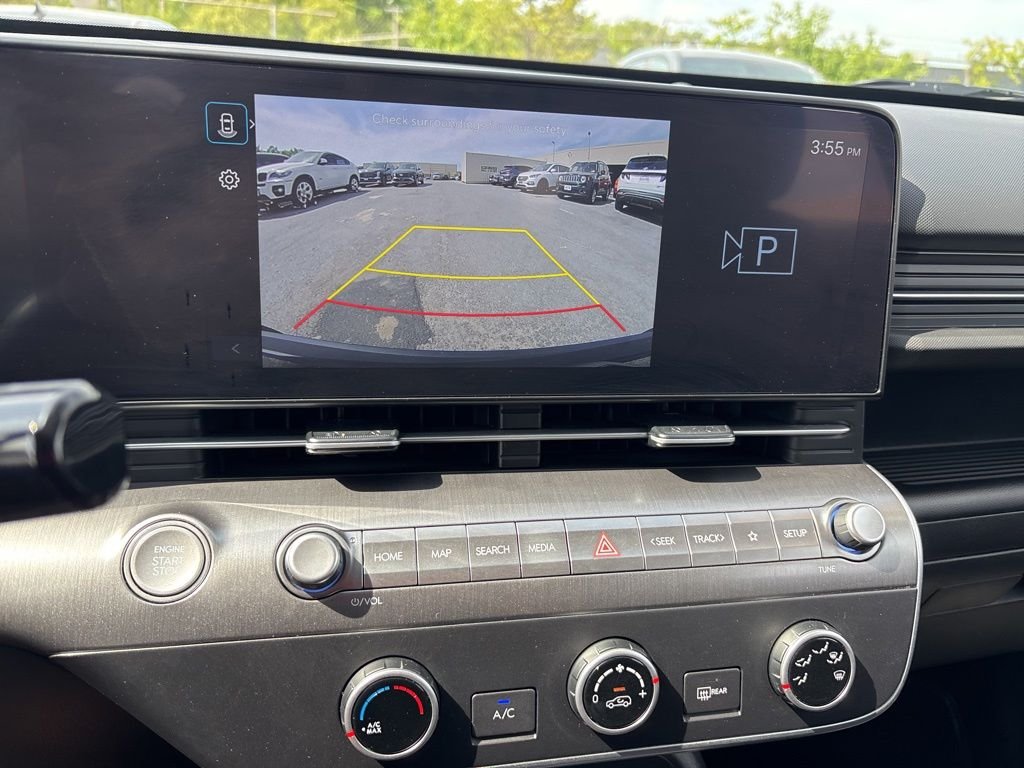 Used 2024 Black Hyundai SE image 27