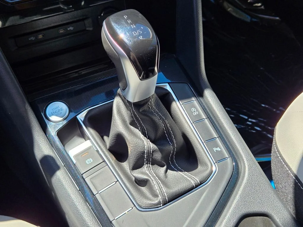 New 2026 Silver Volkswagen 1.5T SE image 16