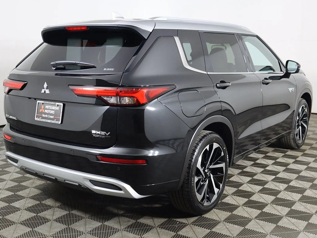 2025 Mitsubishi Outlander Plug-in Hybrid Platinum Edition - Photo 15