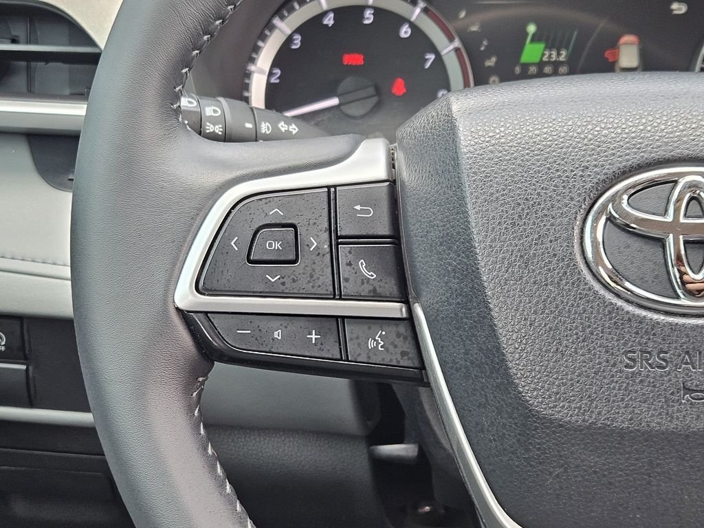 Used 2024  Toyota LE image 27