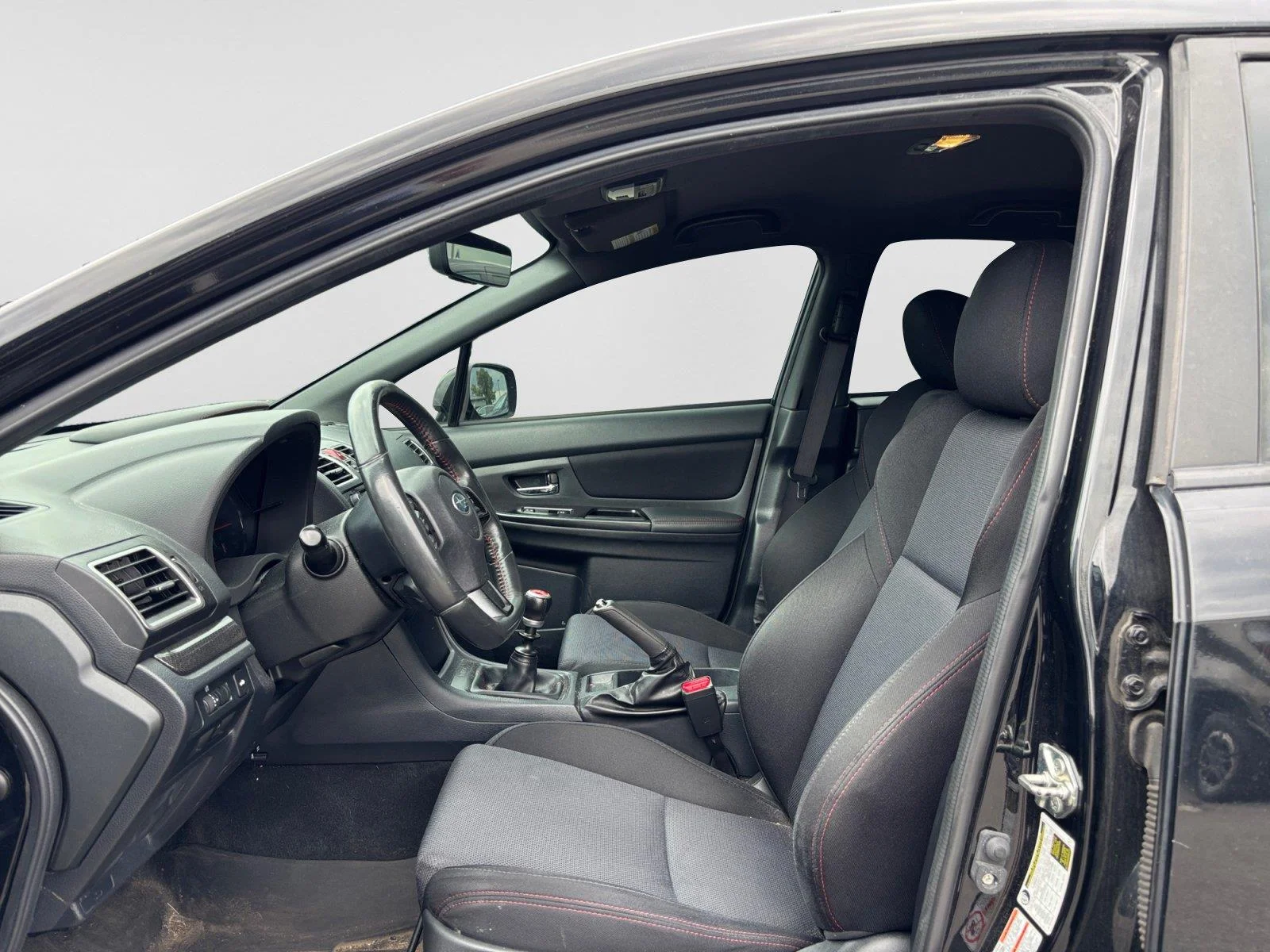 Used 2018 Crystal Black Silica Subaru Base image 10