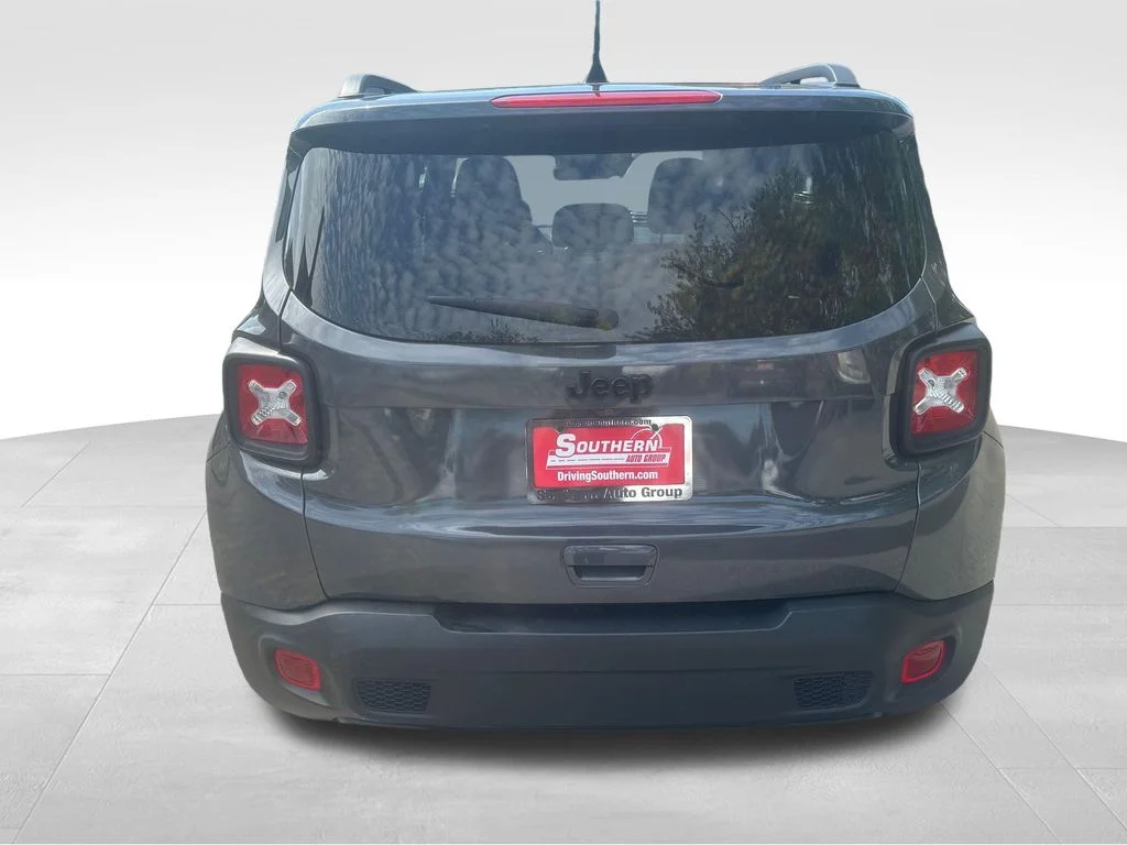 Used 2023 Gray Jeep Altitude image 20