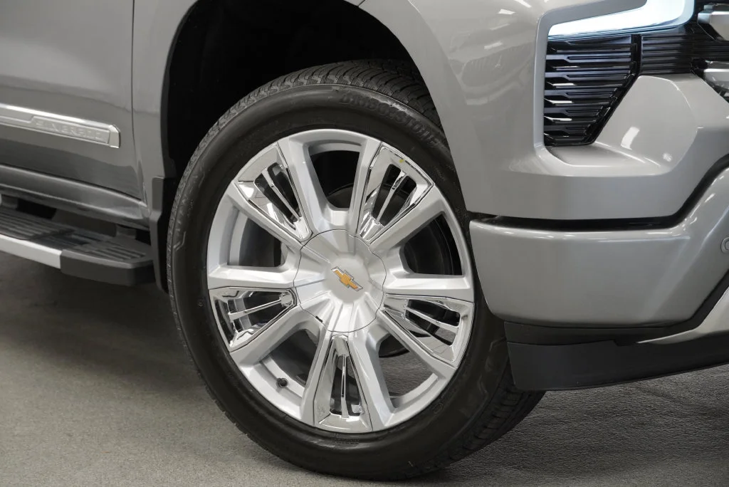 New 2026 Sterling Gray Metallic Chevrolet High Country image 10