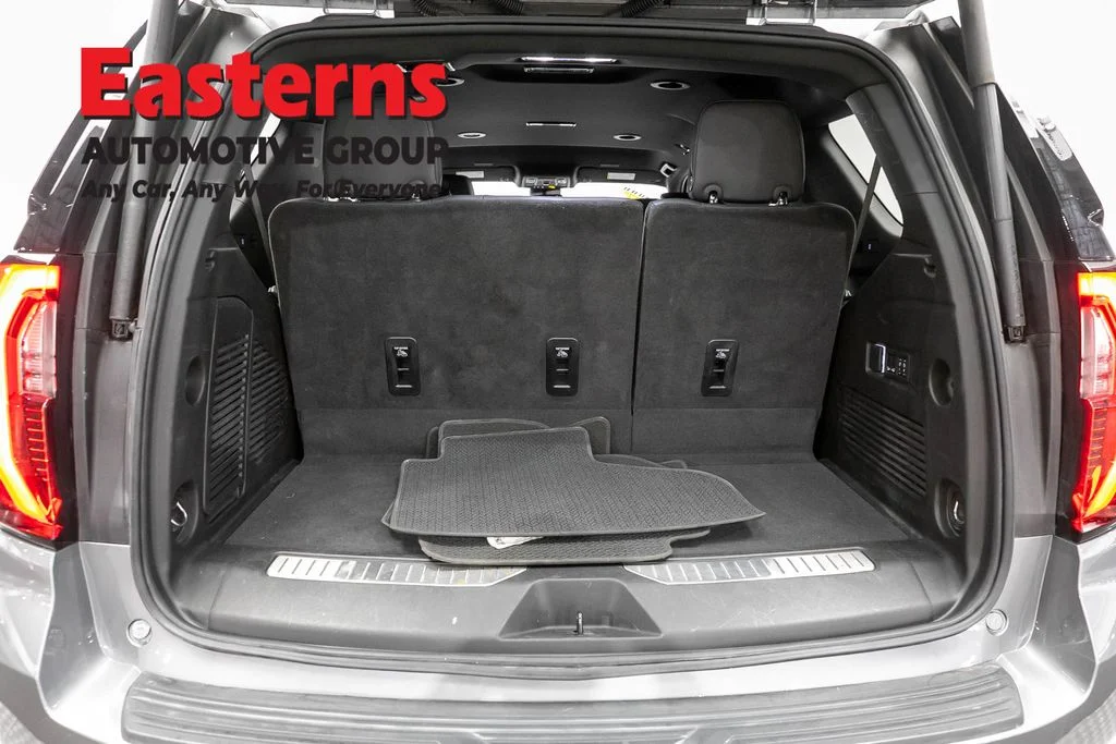 Used 2025 Silver GMC Denali image 9