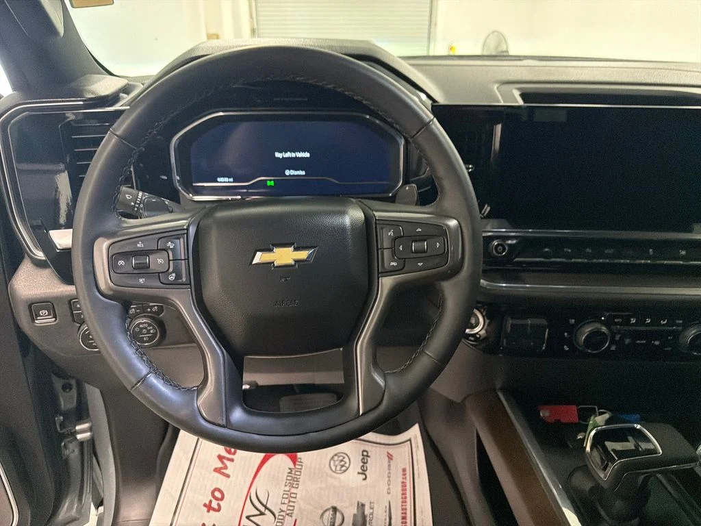Used 2025 Gray Chevrolet High Country image 16