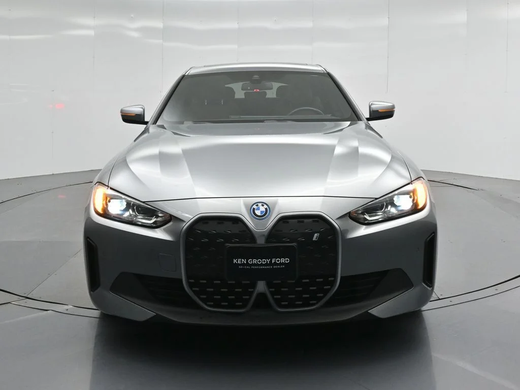 Used 2023 Gray BMW eDrive40 image 25