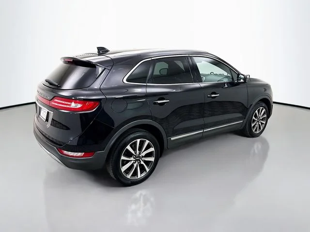 Used 2019 Black Lincoln Reserve image 7