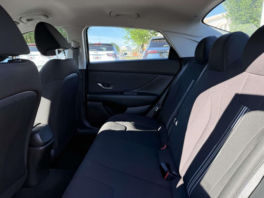 Used 2021 Black Hyundai SEL image 16