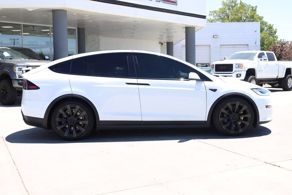 Used 2022 White Tesla Plaid image 7